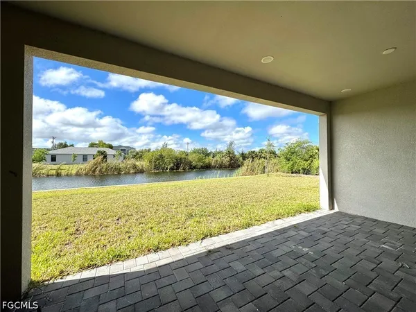 $2,300 | 2914 Southwest 5th Street, Cape Coral, FL 33991