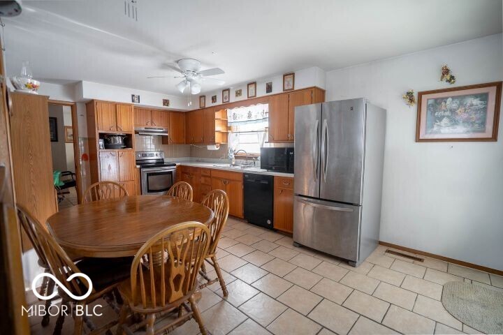 809 Crescent Drive New Castle, IN 47362 - Photo 8 of 30