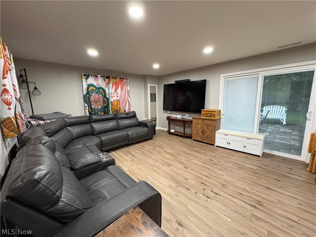 8264 Cedar Road Chesterland, OH 44026 - Photo 15 of 34 Family room view out of the new slider onto the patio area!