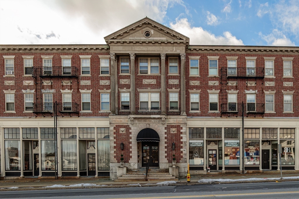 354 North Main Street, Unit 214 Andover, MA 01810 - Photo 27 of 33 a front view of a building with street