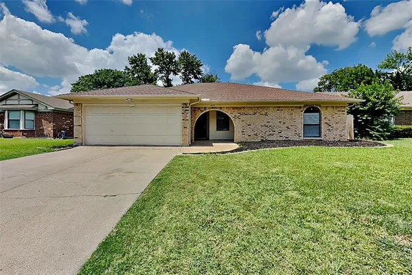$2,100 | 4113 Chestnut Street, Fort Worth, TX 76137