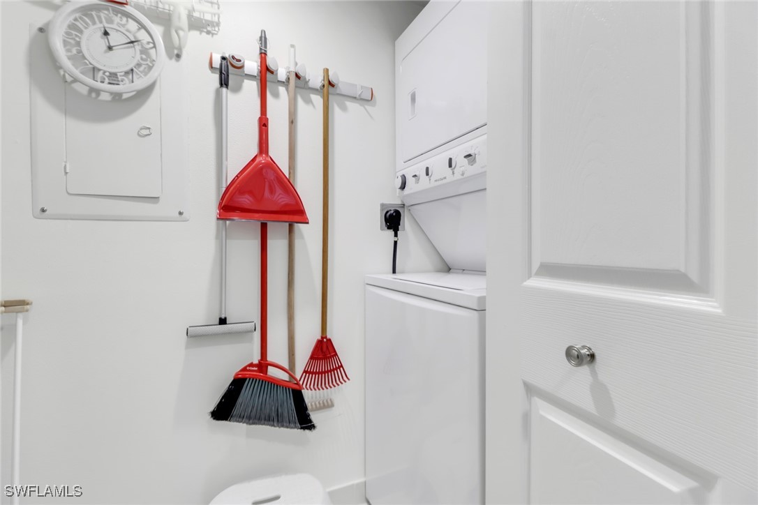 9 High Point Circle North, Unit 102 Naples, FL 34103 - Photo 24 of 48 a bathroom with a shower and a bath tub
