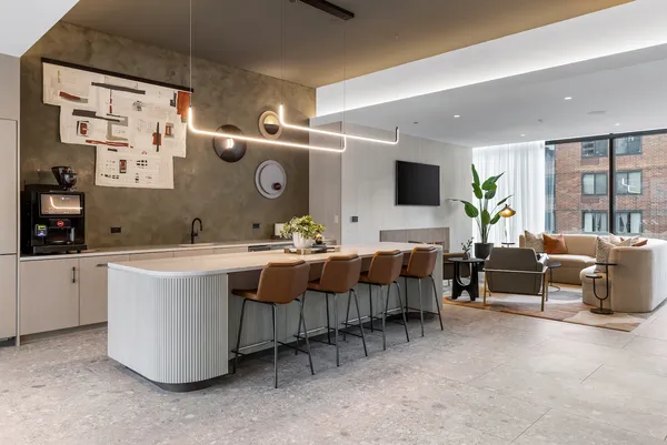 $3,705 | 218 East Grand Avenue, Unit 606, Chicago, IL 60611