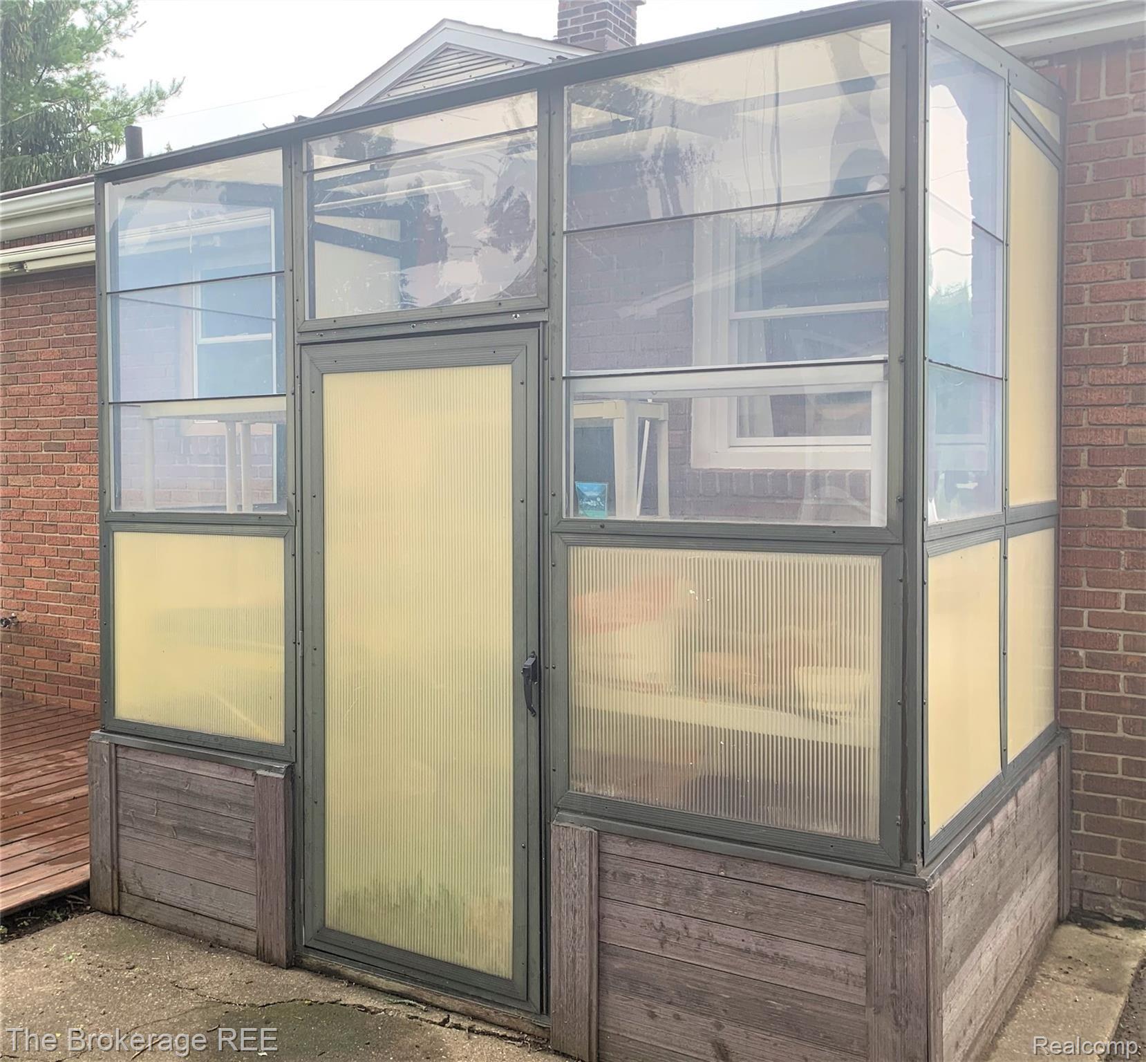 Greenhouse 1.jpg