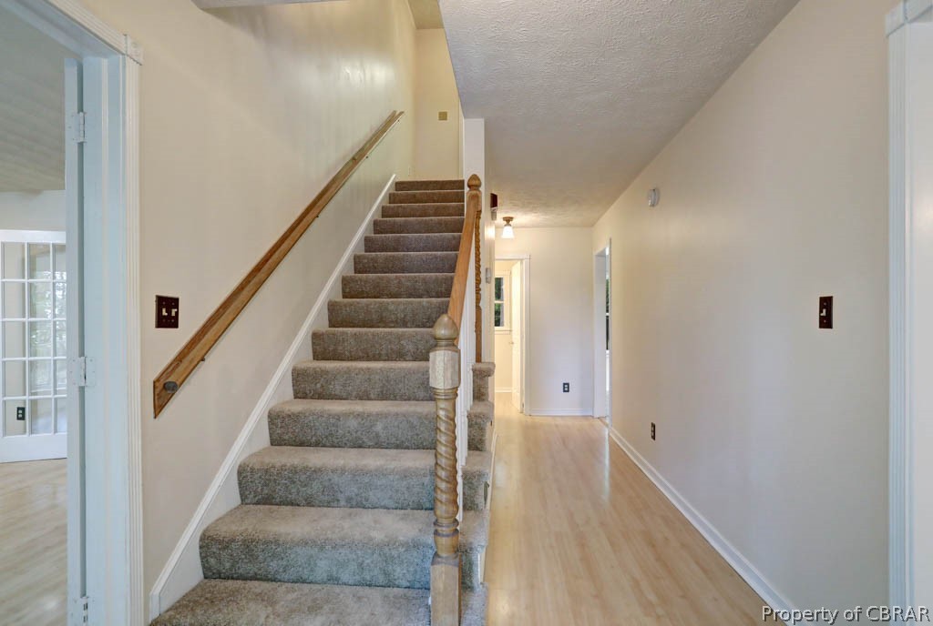7025 Mumford Cove Road Hayes, VA 23072 - Photo 4 of 43 Front entryway