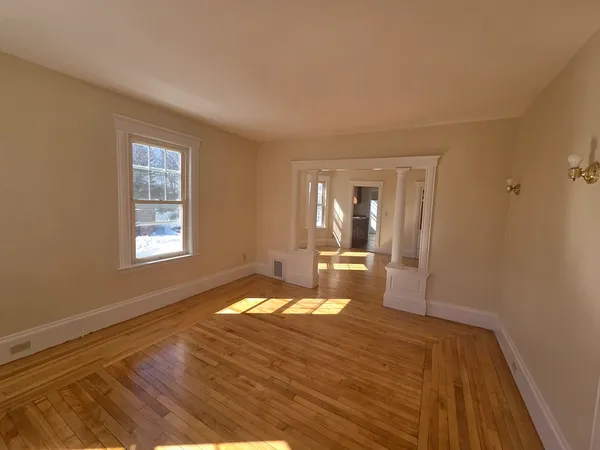 $2,400 | 219 Broadway, Unit 2, Lynn, MA 01904
