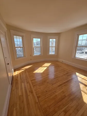 $2,400 | 219 Broadway, Unit 2, Lynn, MA 01904