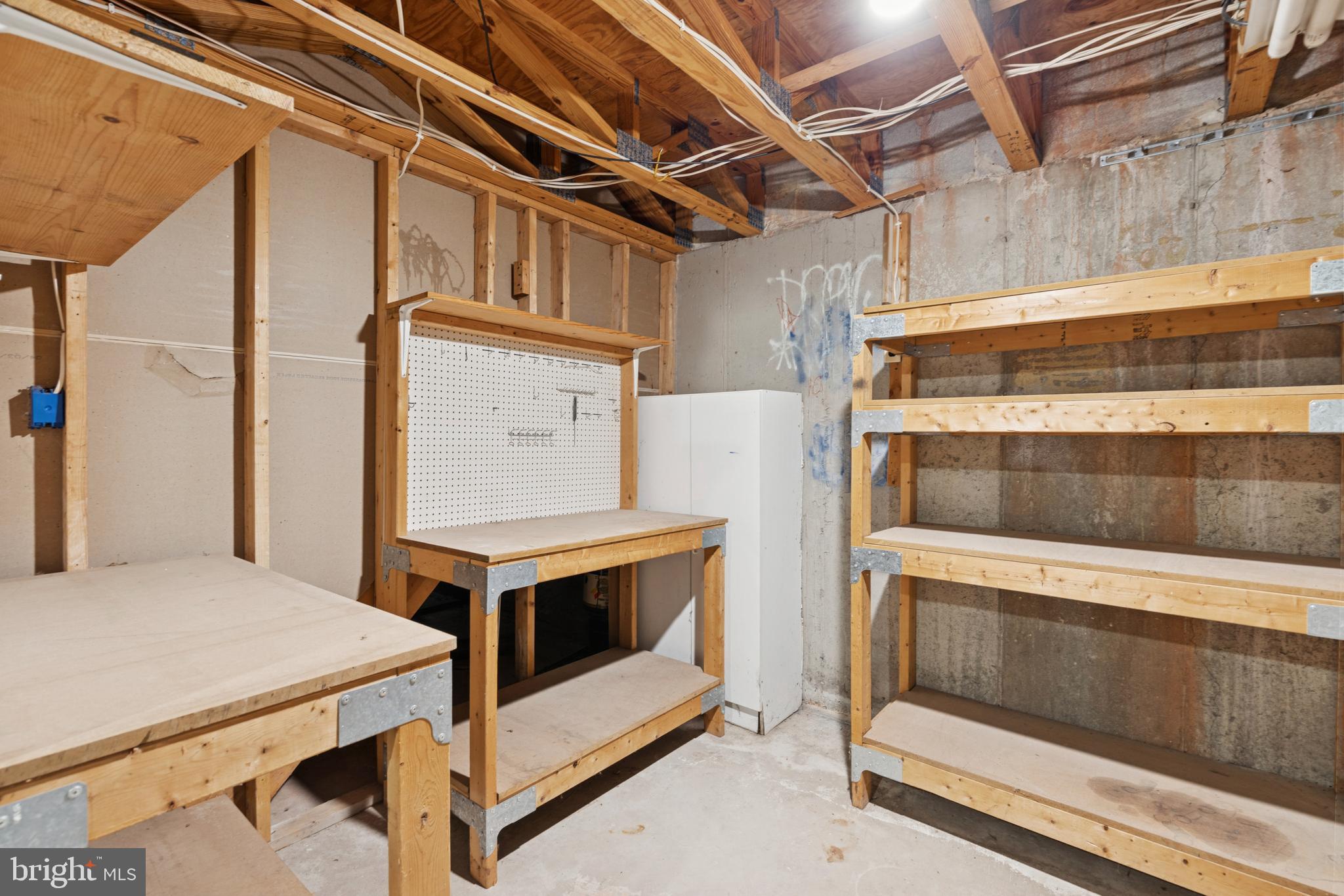 615 Longwood Road Collegeville, PA 19426 - Photo 22 of 25 a utility room with dryer and washer