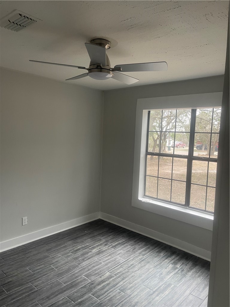 916 South Reynolds Street Alice, TX 78332 - Photo 9 of 11