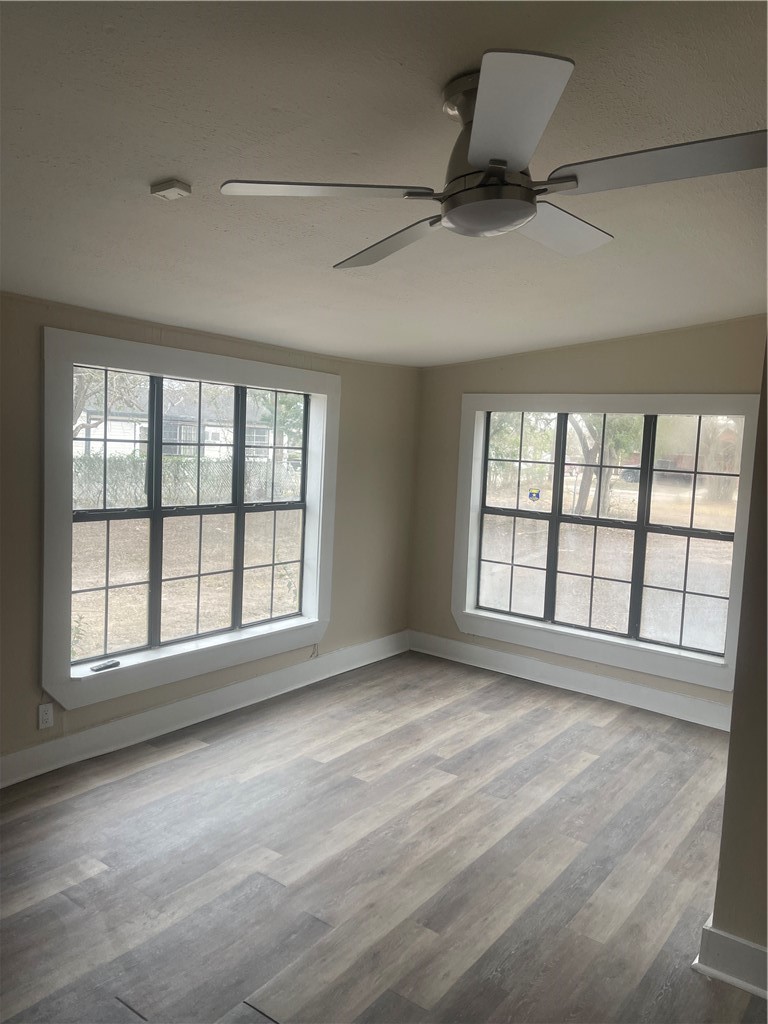 916 South Reynolds Street Alice, TX 78332 - Photo 10 of 11