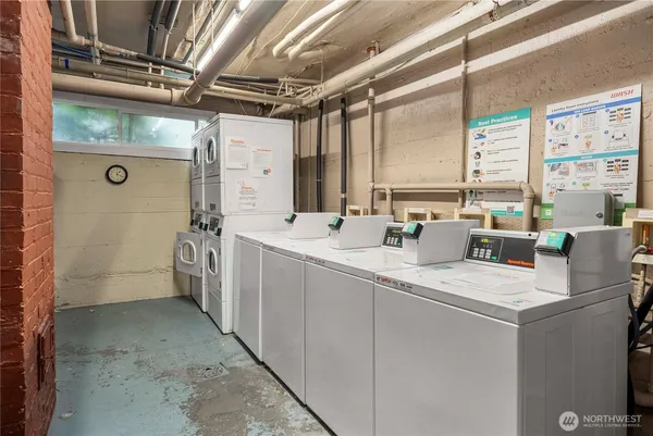 $288,000 | 905 Northeast 43rd Street, Unit 107, Seattle, WA 98105