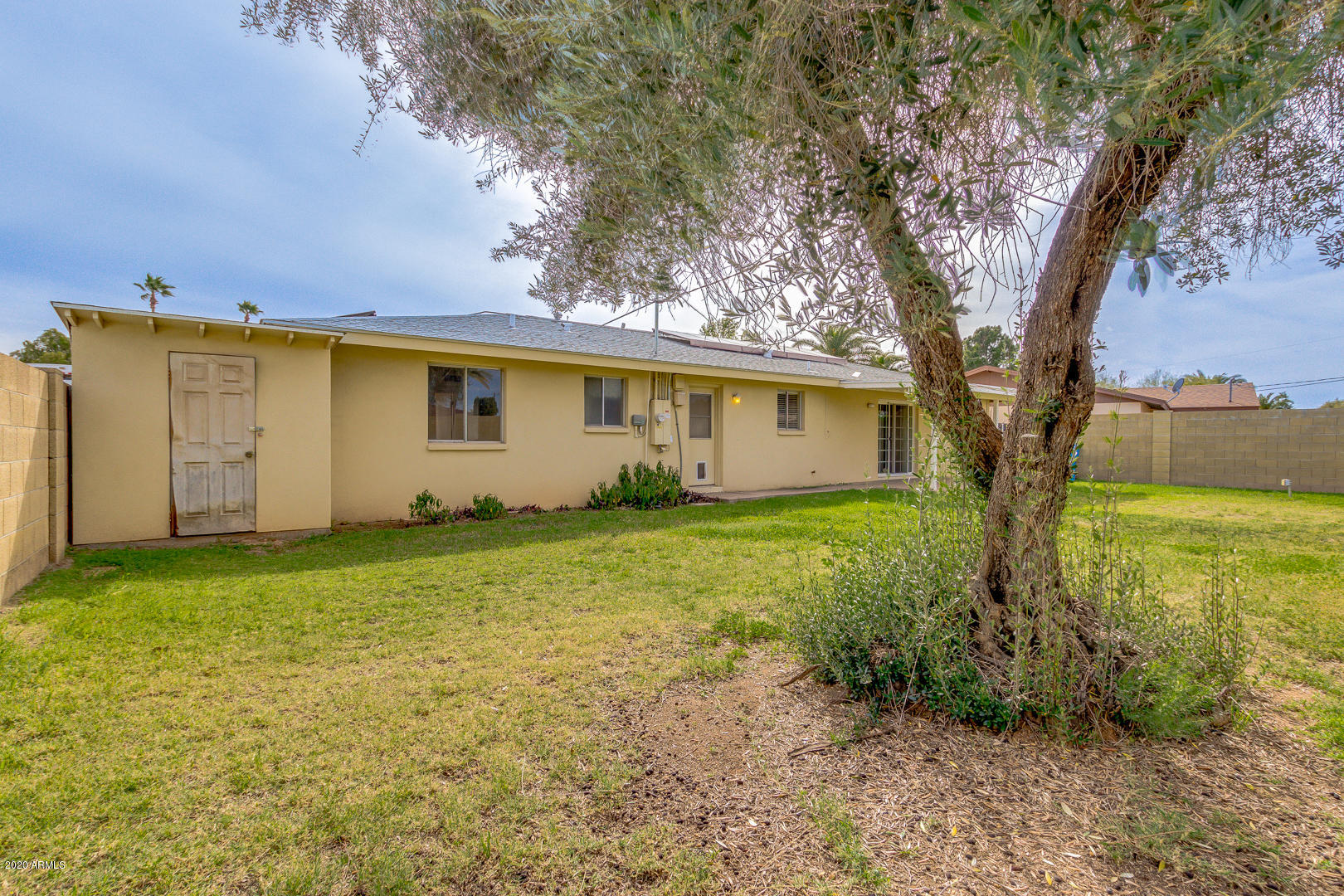 3210 West Calavar Road Phoenix, AZ 85053 - Photo 27 of 29 Back