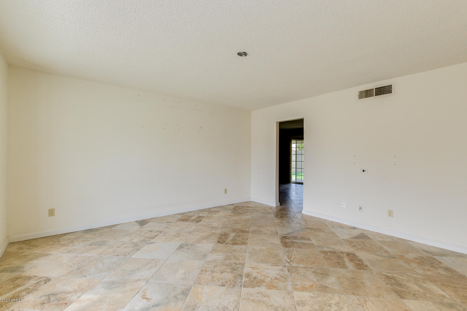 3210 West Calavar Road Phoenix, AZ 85053 - Photo 4 of 29 Family Room