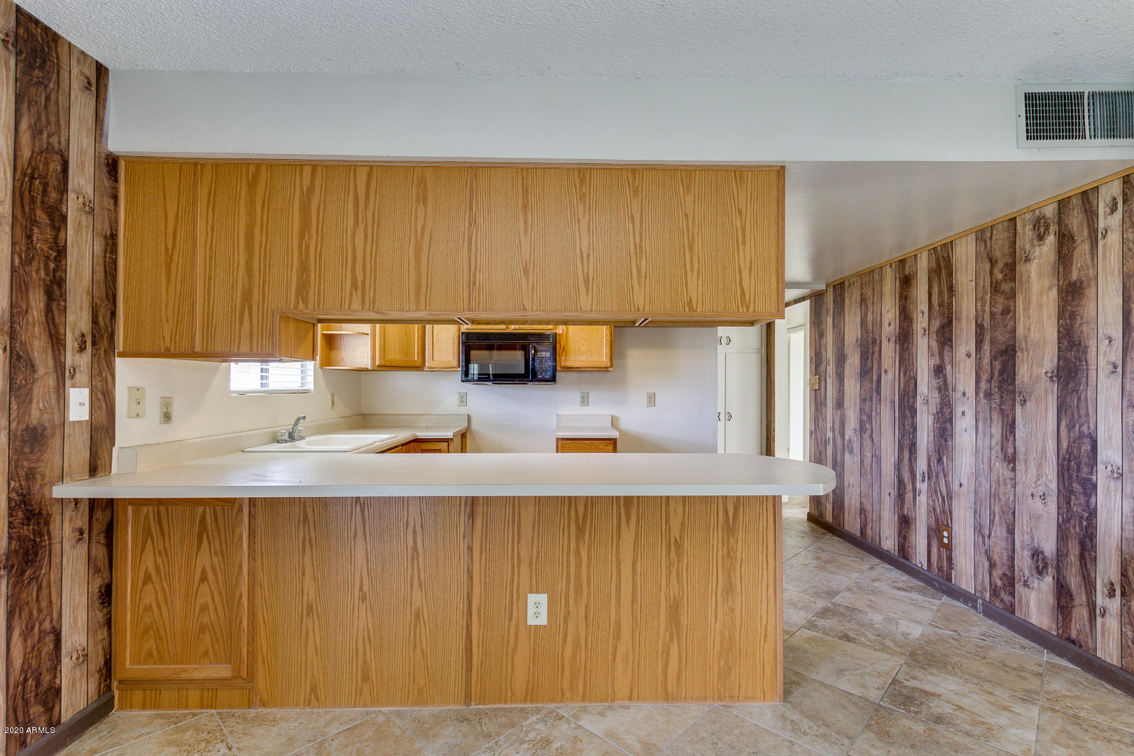 3210 West Calavar Road Phoenix, AZ 85053 - Photo 10 of 29 Kitchen
