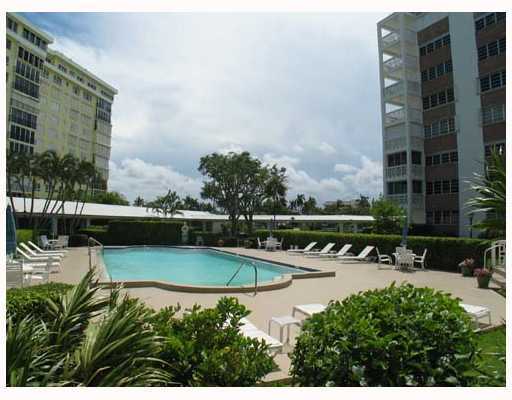 1000 Lowry Street, Unit 2G Delray Beach, FL 33483 - Photo 3 of 13 Additional Photo