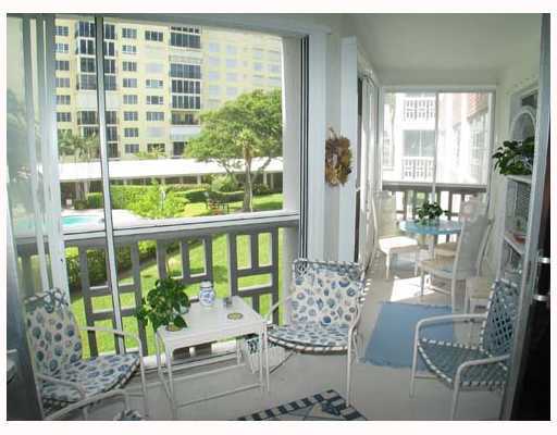 1000 Lowry Street, Unit 2G Delray Beach, FL 33483 - Photo 7 of 13 Additional Photo