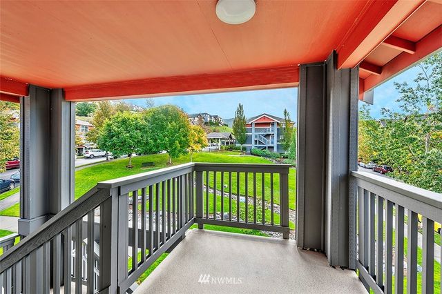 $365,000 | 1696 25th Avenue Northeast, Unit 304, Issaquah, WA 98029