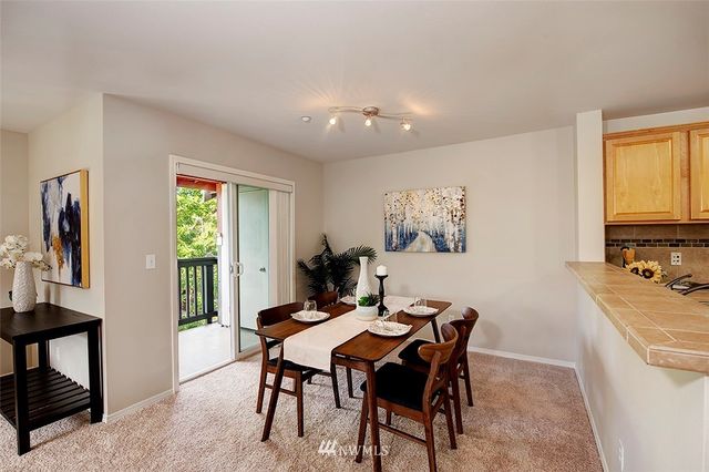 $365,000 | 1696 25th Avenue Northeast, Unit 304, Issaquah, WA 98029