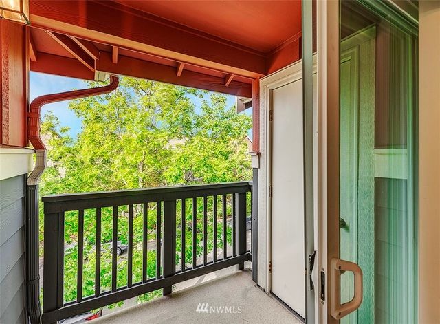 $365,000 | 1696 25th Avenue Northeast, Unit 304, Issaquah, WA 98029