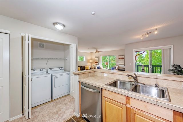 $365,000 | 1696 25th Avenue Northeast, Unit 304, Issaquah, WA 98029