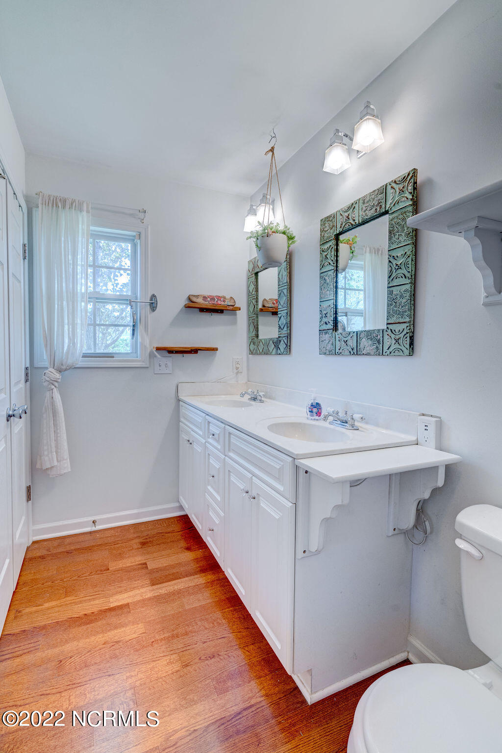 136 Watersfield Road Leland, NC 28451 - Photo 27 of 45 Guest hallway Bath