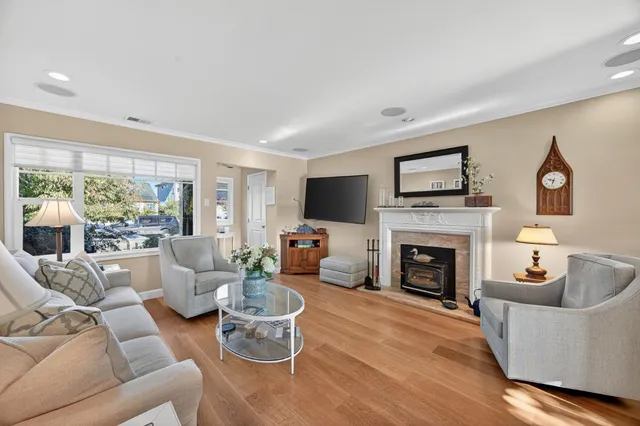$1,298,000 | 1318 Huron Avenue, San Mateo, CA 94401