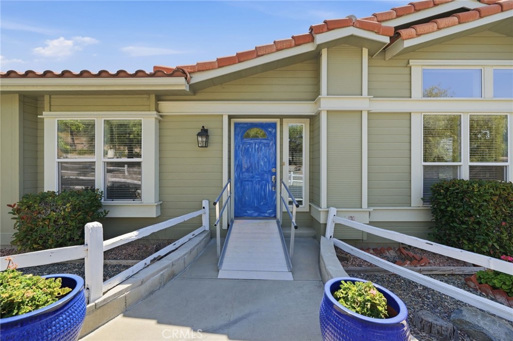 35780 Greer Road Murrieta, CA 92562 - Photo 2 of 56 front entry