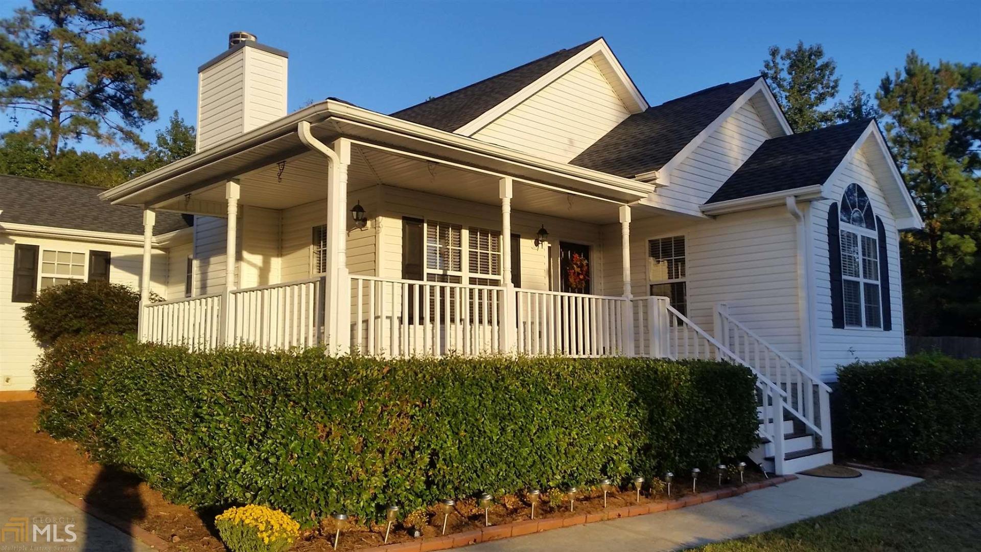 113 Buckeye Point Commerce, GA 30530 - Photo 1 of 1 front view of a house