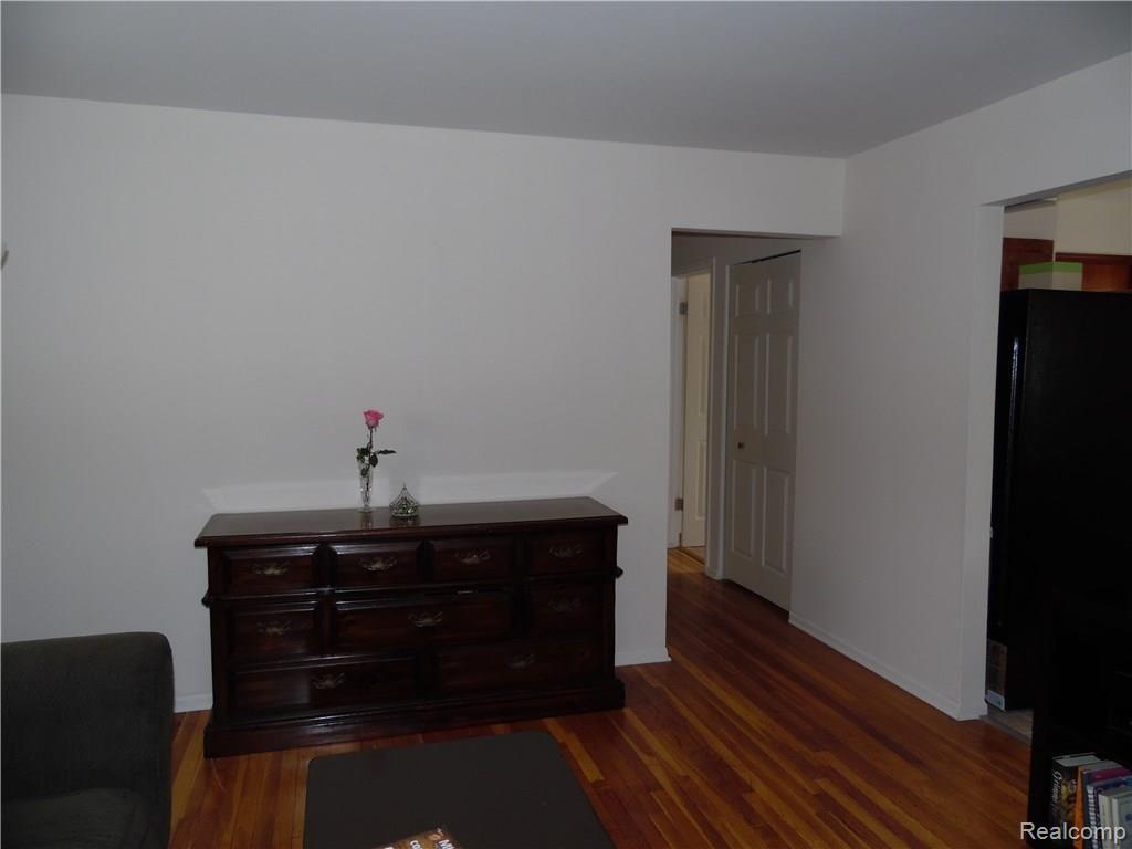 9160 Henry Ruff Road Livonia, MI 48150 - Photo 11 of 36 SAM_1068.JPG