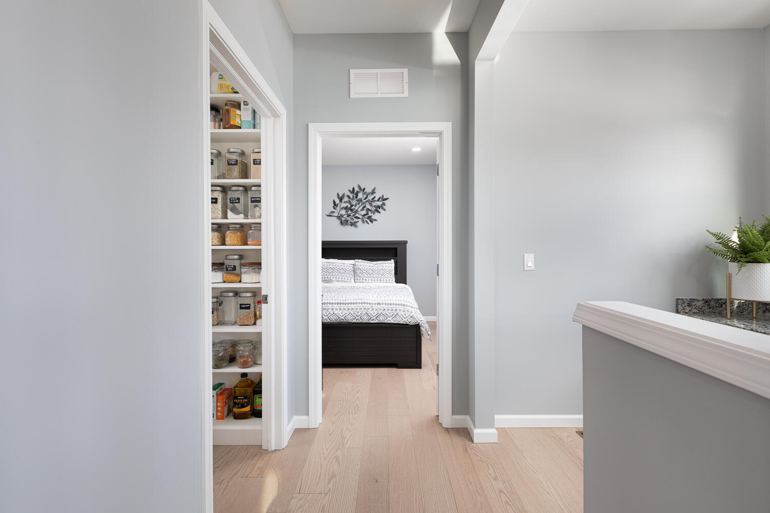 1127 Hibbard Road Naperville, IL 60563 - Photo 21 of 84