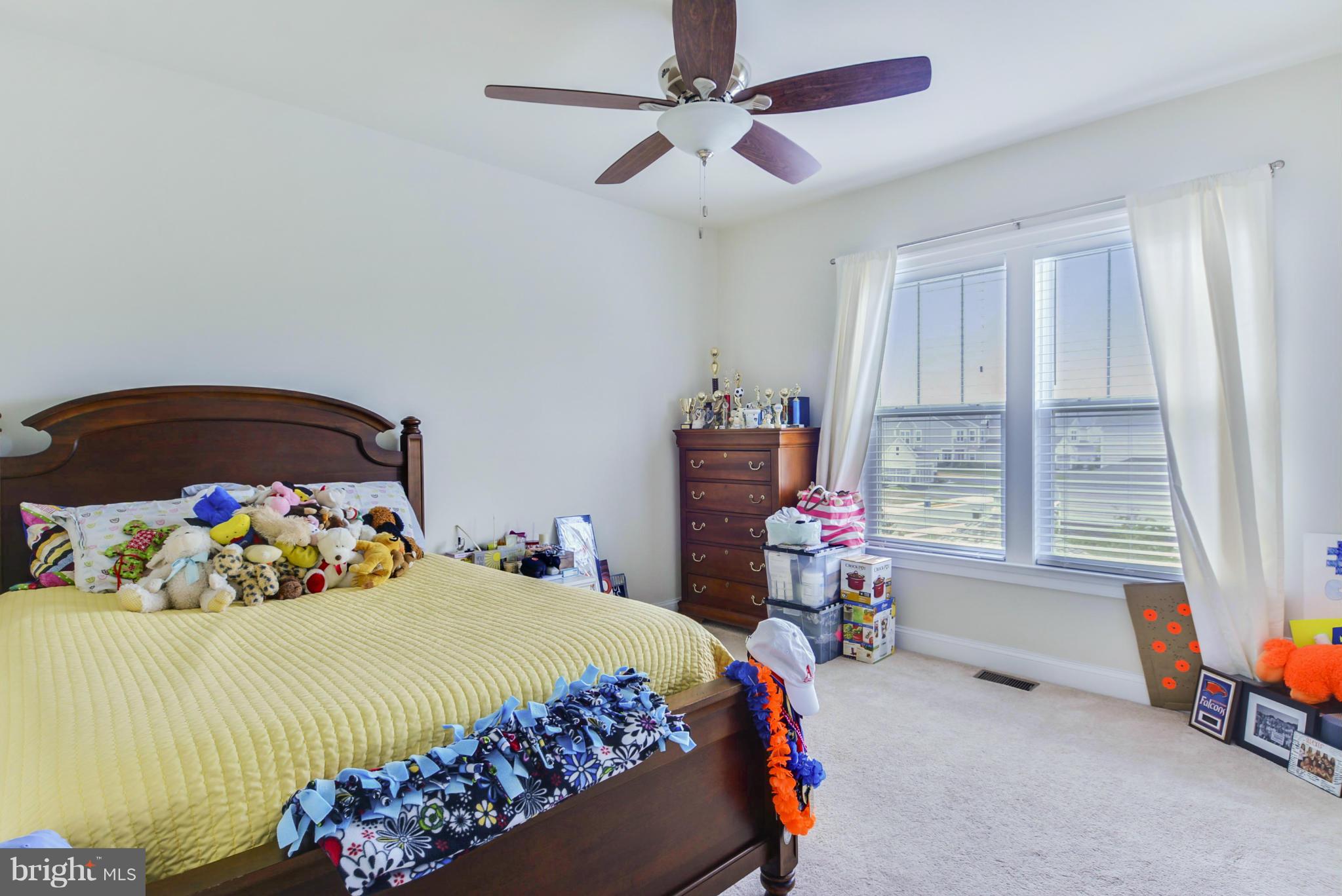 23543 Christina Ridge Square Ashburn, VA 20148 - Photo 16 of 27 Bedroom 3