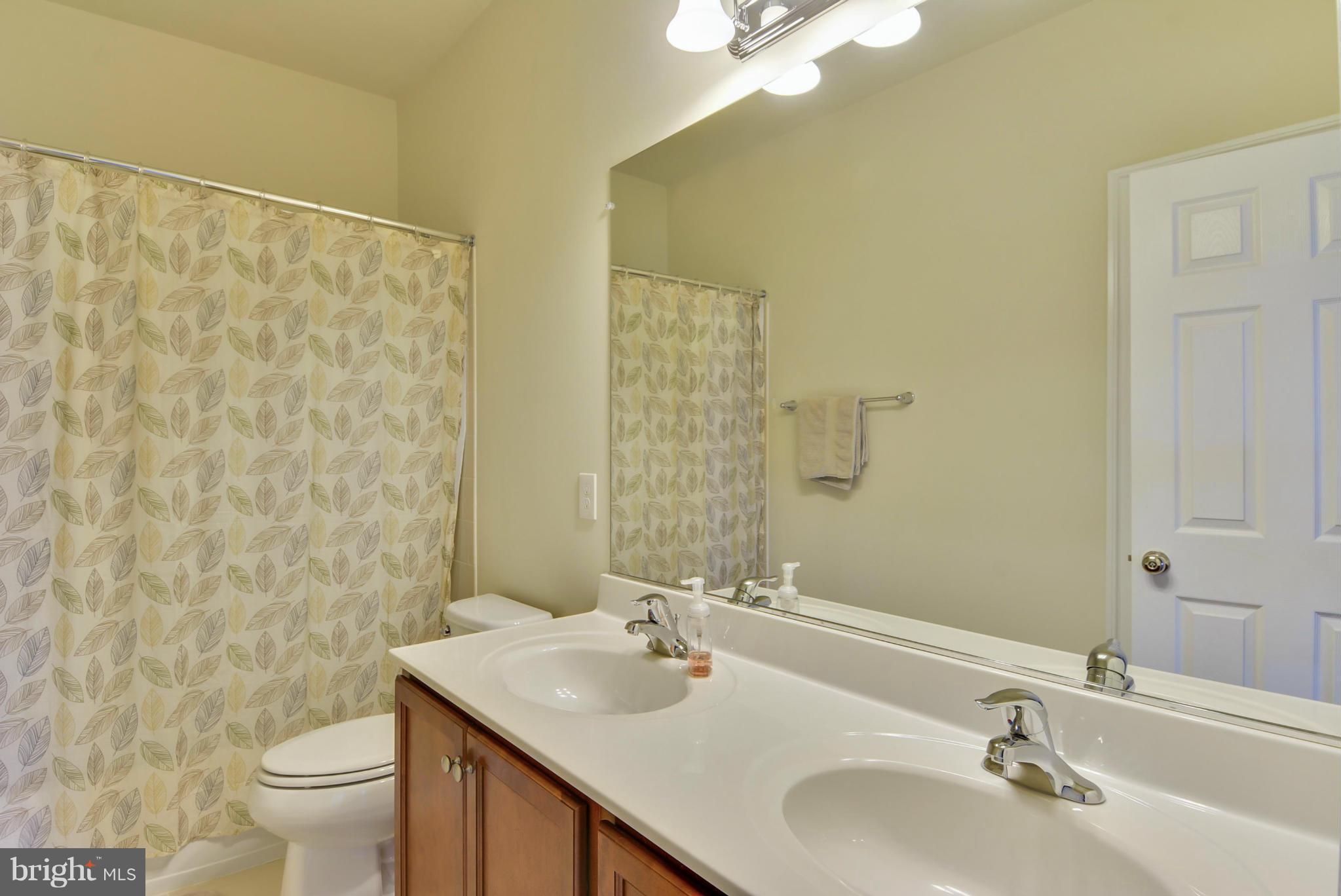 23543 Christina Ridge Square Ashburn, VA 20148 - Photo 17 of 27 Bath 2