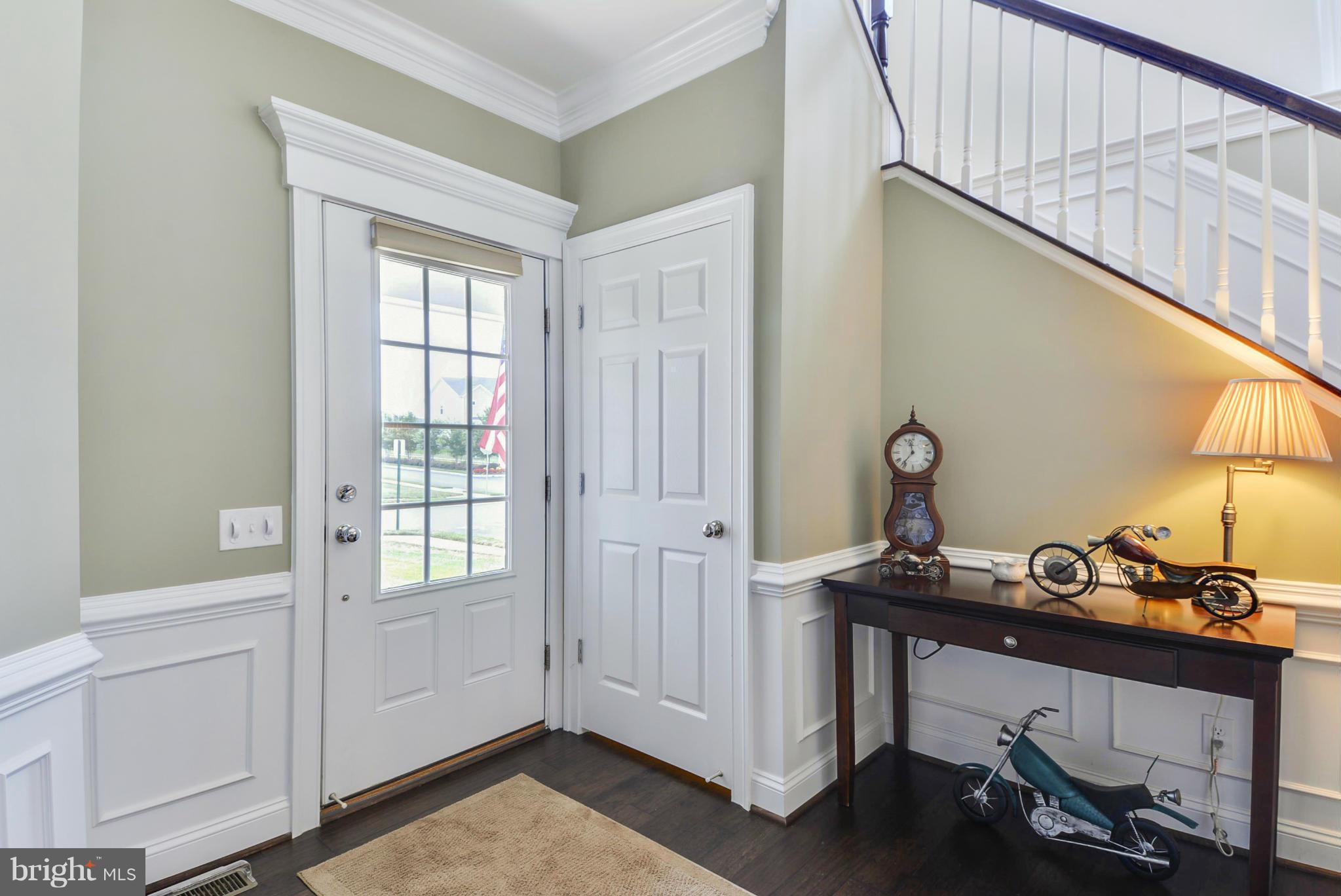 23543 Christina Ridge Square Ashburn, VA 20148 - Photo 3 of 27 Entryway
