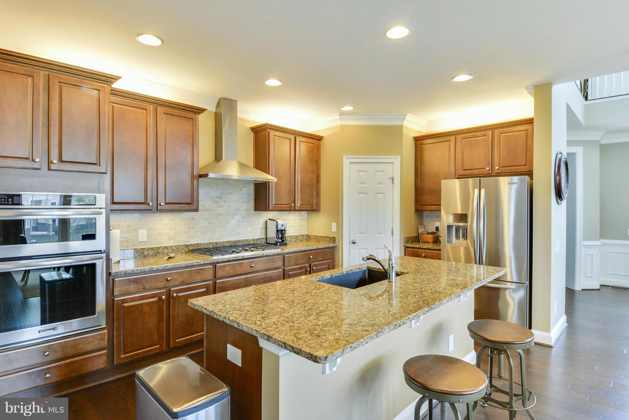 23543 Christina Ridge Square Ashburn, VA 20148 - Photo 9 of 27 Kitchen