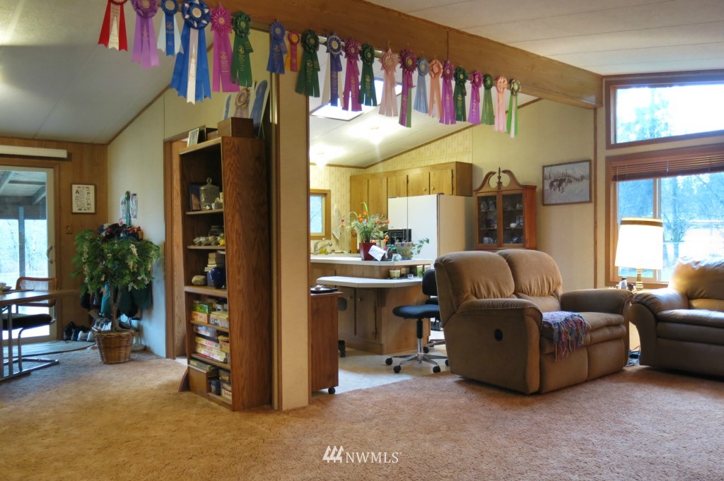 21802 Sweeney Road Southeast Maple Valley, WA 98038 - Photo 11 of 25