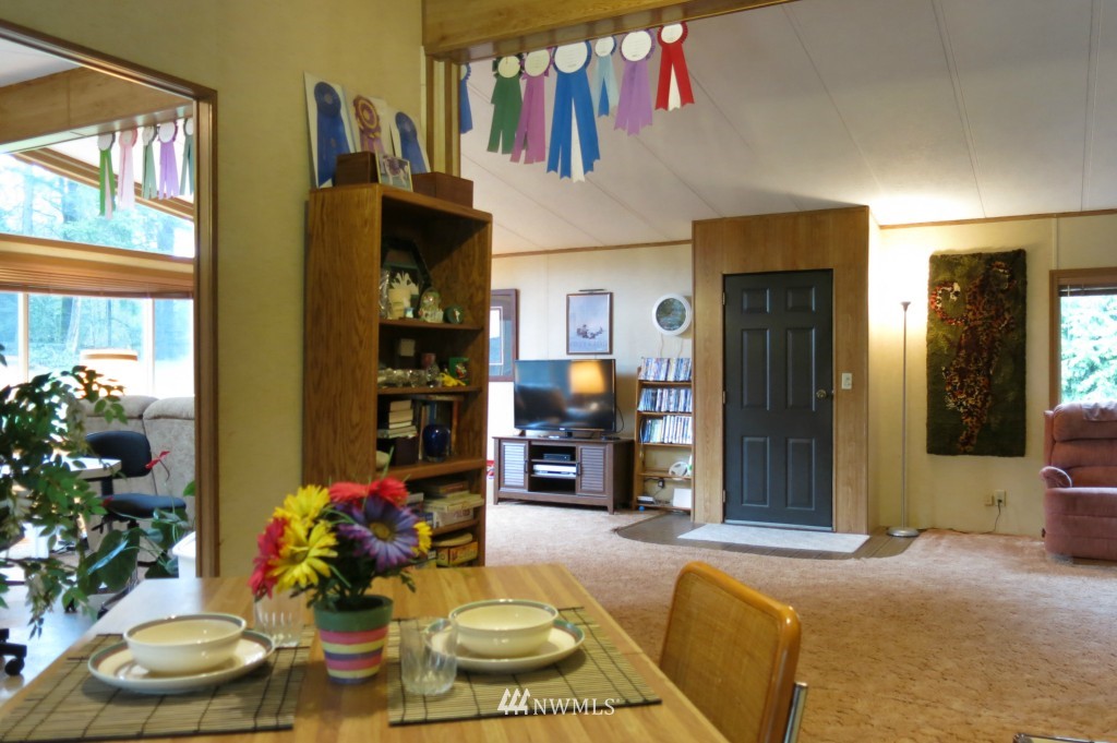 21802 Sweeney Road Southeast Maple Valley, WA 98038 - Photo 12 of 25