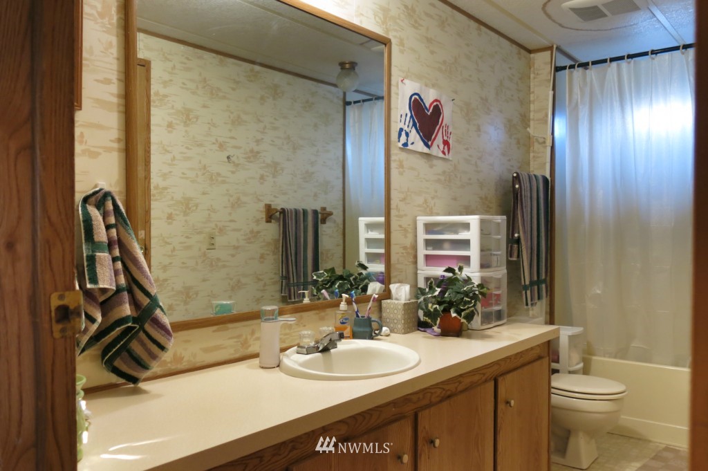 21802 Sweeney Road Southeast Maple Valley, WA 98038 - Photo 15 of 25