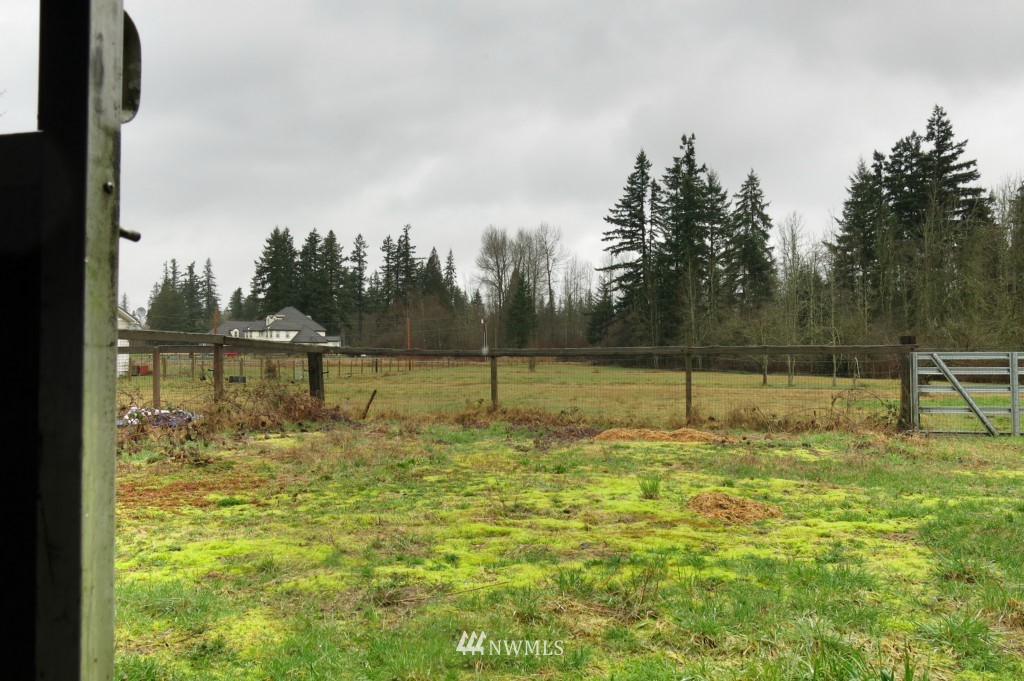 21802 Sweeney Road Southeast Maple Valley, WA 98038 - Photo 5 of 25