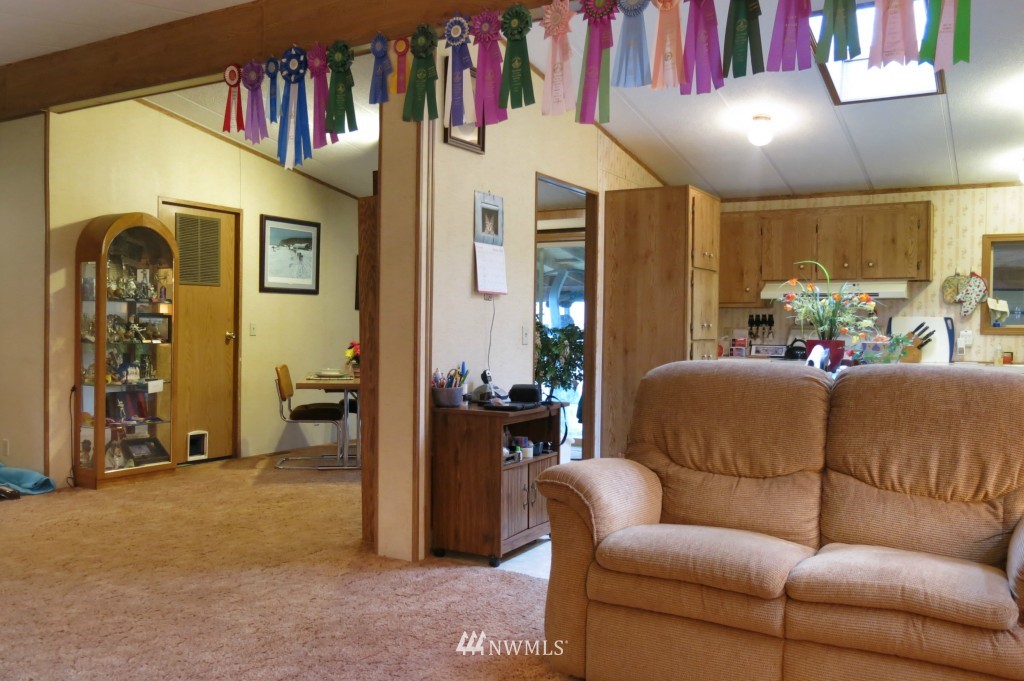 21802 Sweeney Road Southeast Maple Valley, WA 98038 - Photo 9 of 25
