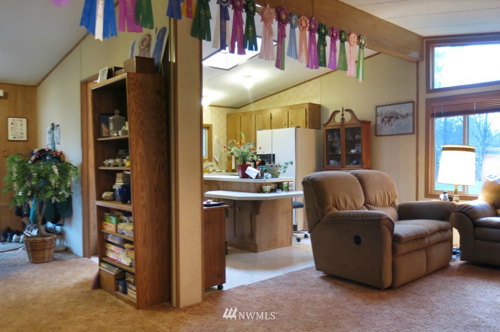 21802 Sweeney Road Southeast Maple Valley, WA 98038 - Photo 10 of 25