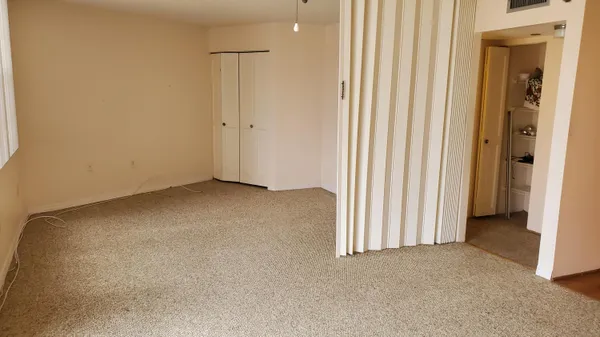 $1,750 | 1000 St Charles Place, Unit 215, Pembroke Pines, FL 33026