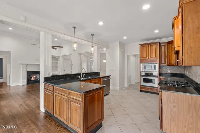 $779,900 | 773 Waterstone Circle, Greeneville, TN 37745