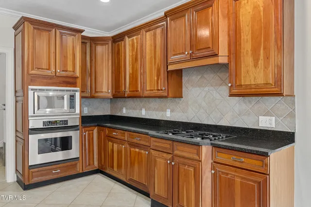 $779,900 | 773 Waterstone Circle, Greeneville, TN 37745