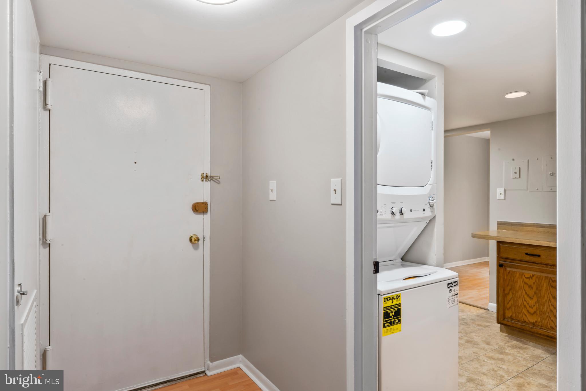 1422 Northgate Square, Unit 12B Reston, VA 20190 - Photo 25 of 36 Foyer