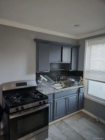 $325,000 | 515 Summit Avenue, Schenectady, NY 12307