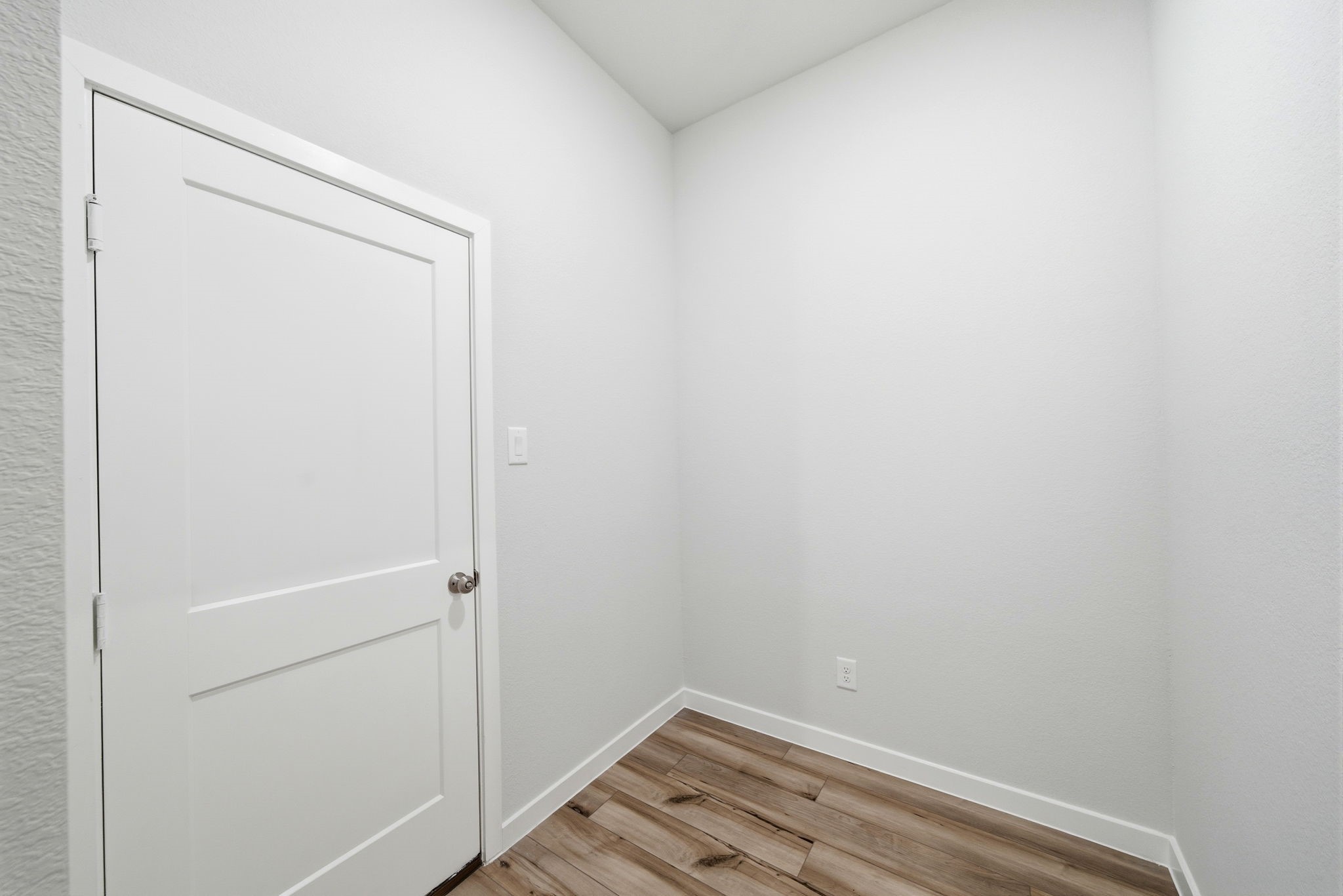 1593 Elm Place Angleton, TX 77515 - Photo 26 of 31 a view of a room
