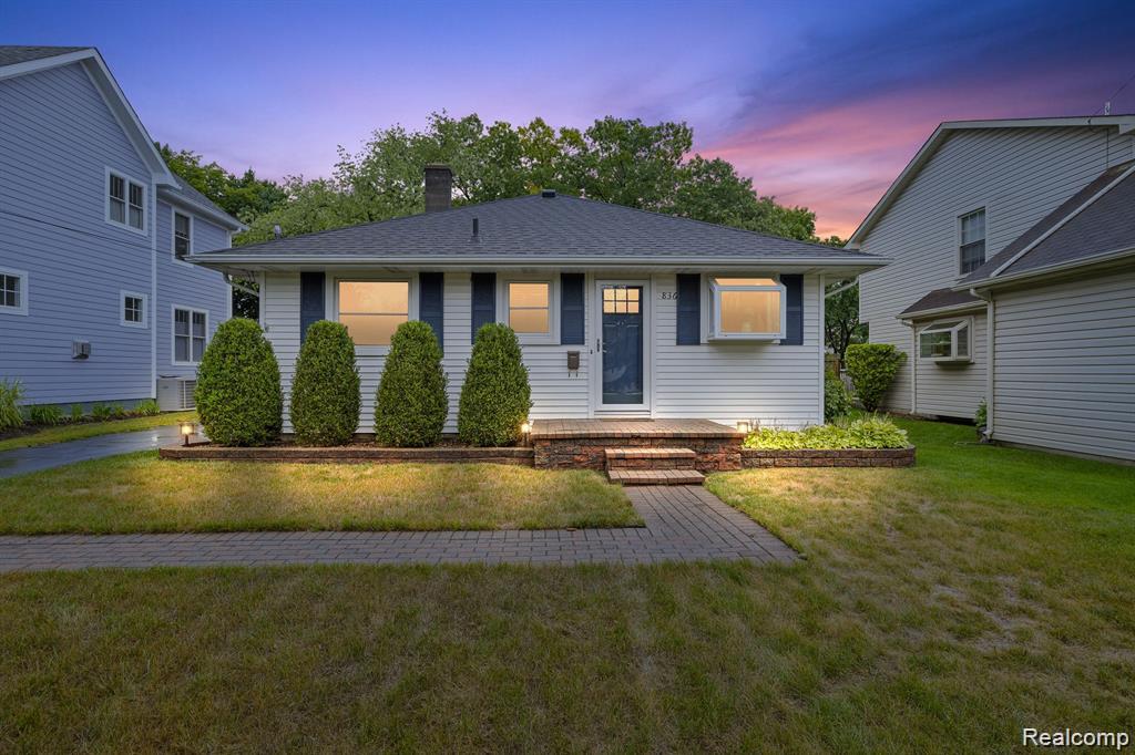 836 Miller Avenue Rochester, MI 48307 - Photo 2 of 38