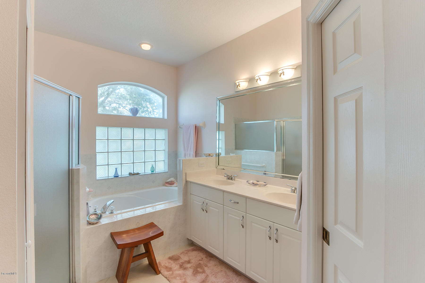539 Renaissance Avenue Melbourne, FL 32940 - Photo 17 of 29 Master Bath