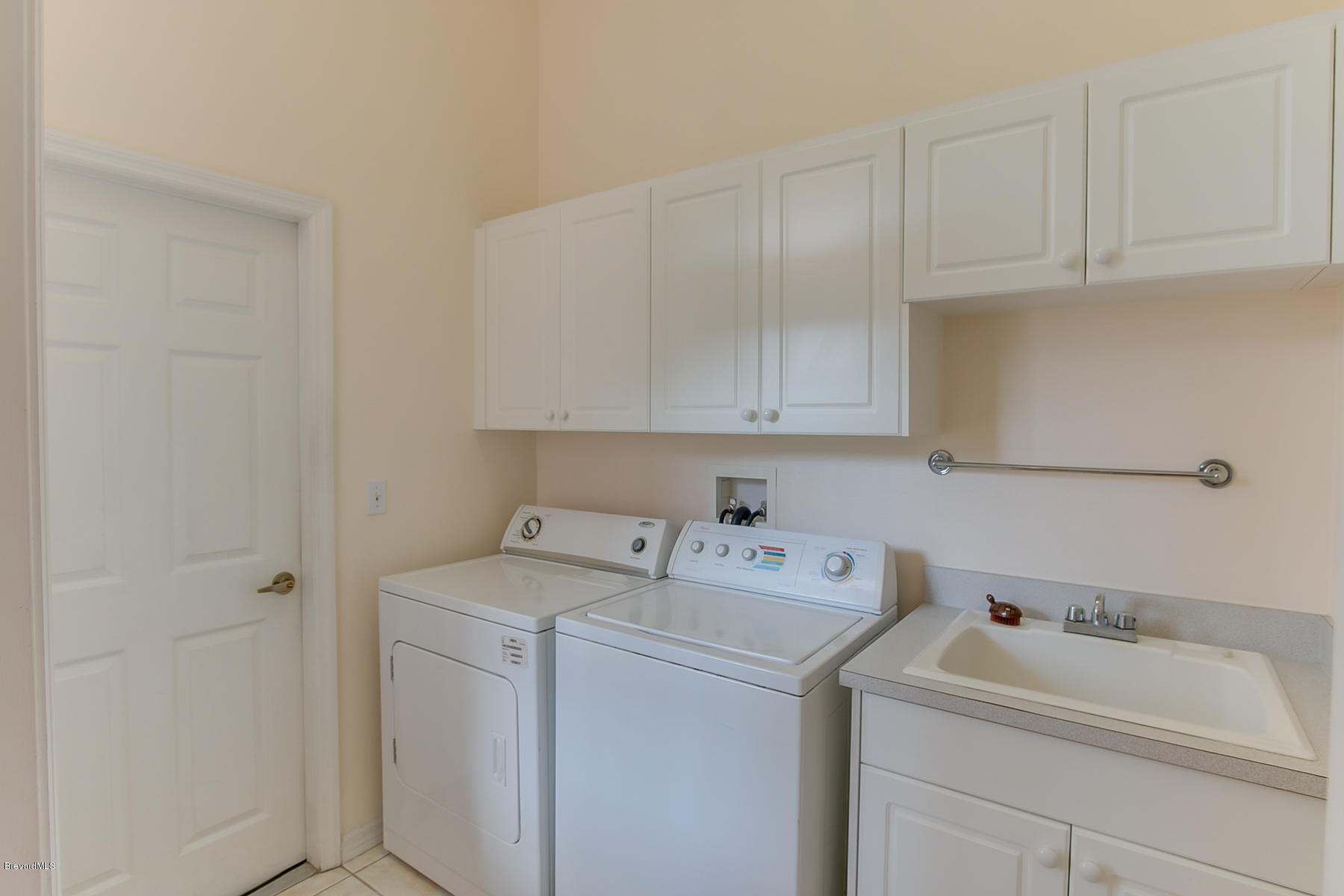 539 Renaissance Avenue Melbourne, FL 32940 - Photo 25 of 29 Laundry Room