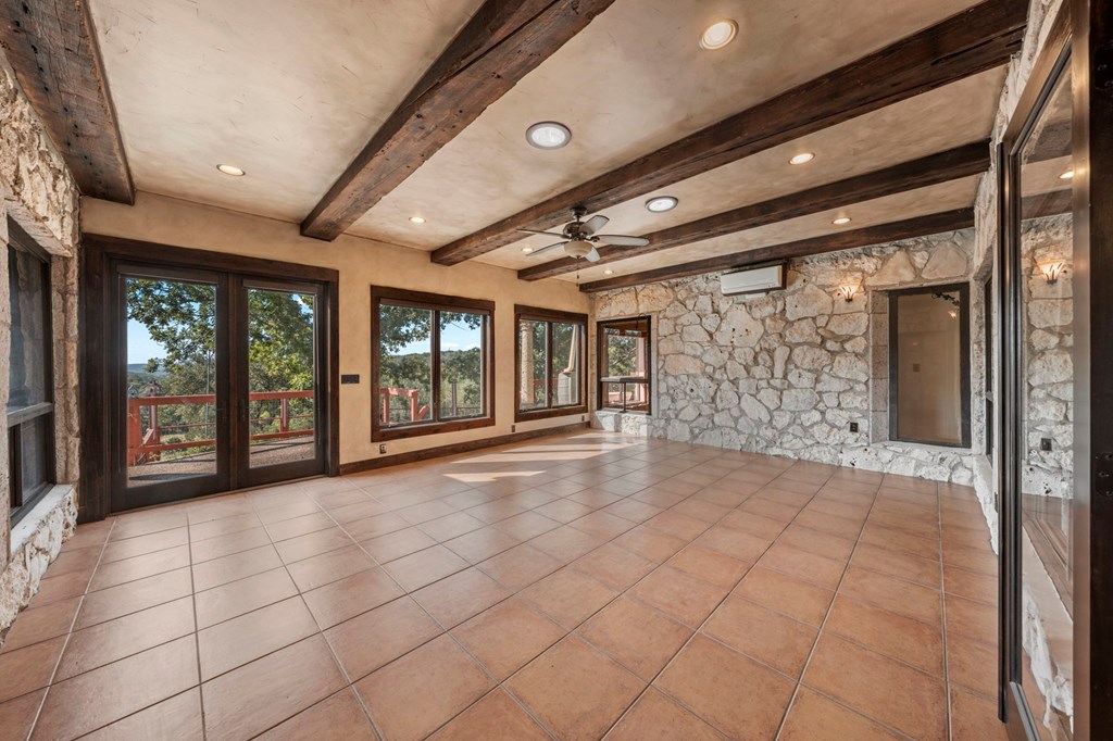 2000 Calcote Road Kerrville, TX 78028 - Photo 14 of 85 Gallery Image 14